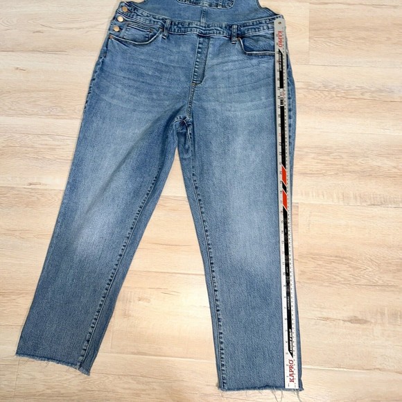 Universal Thread Overalls Denim Modified 16/25 Cut Offs - Picture 7 of 12
